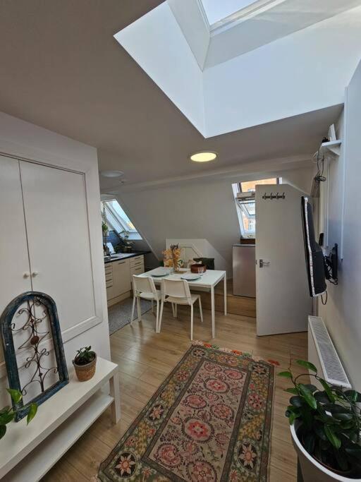 West Kensington Bright Flat Apartment London Exterior photo