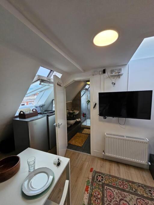 West Kensington Bright Flat Apartment London Exterior photo